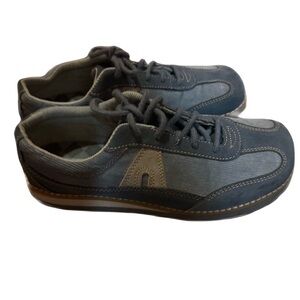 Vintage blue Reebok sneaker shoes never worn size 9